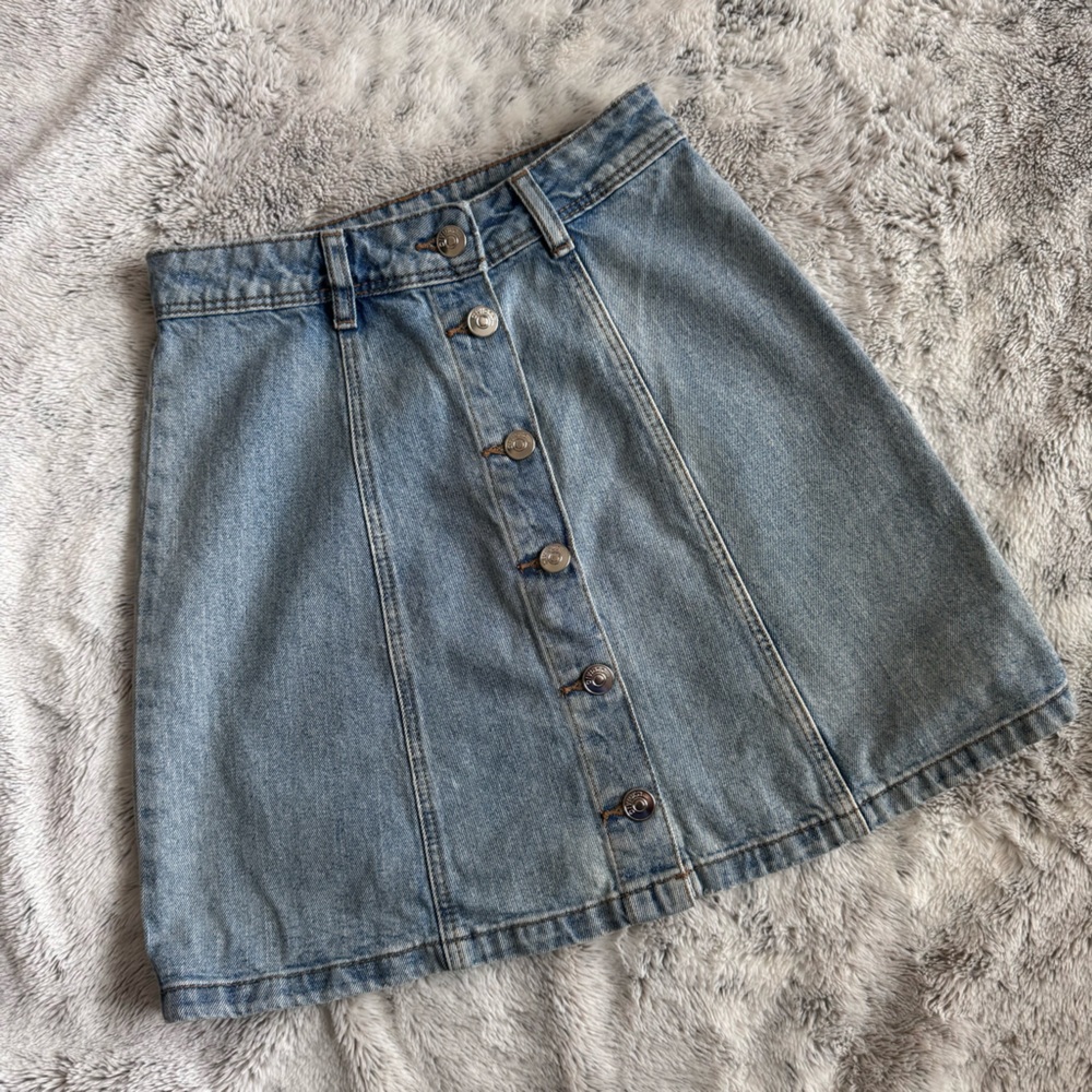 Divided H&M | Light Washed Button Front Denim Mini Skirt